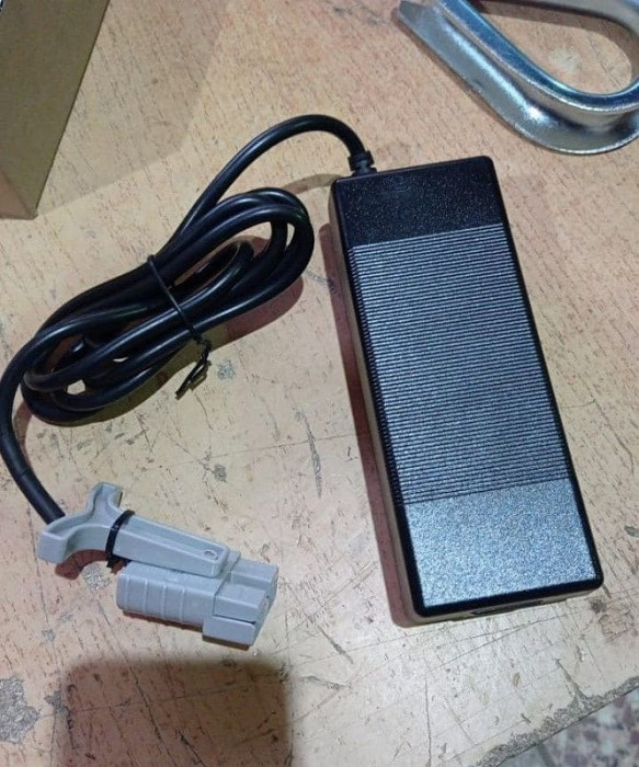 Зарядное устройство для тележек PPT15-2 24V/4А (Charger), шт
