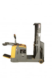 Штабелер самоходный 1,5 т 4,5 м XILIN CPD15R с раздвижными вилами и противовесом (с платформой), шт