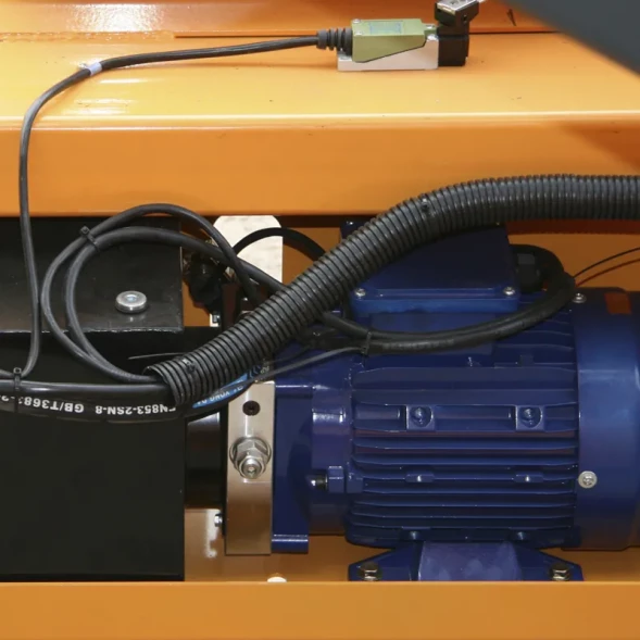 Подъемник ножничный несамоходный SJY-0.5-7 (380V, 500 кг, высота подъема 7 м) SMART