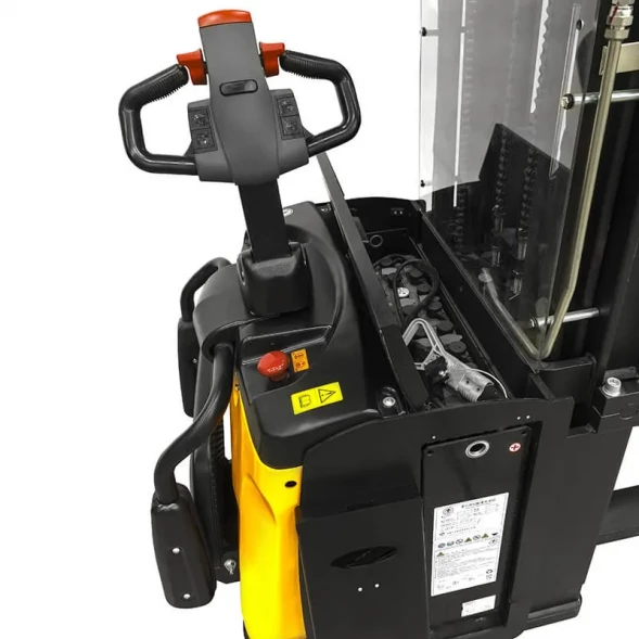 Штабелер электрический самоходный ES16-RS (1600 кг; 5 м; 24В / 280Ач) SMARTLIFT (SMART)