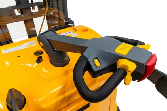 Штабелер электрический самоходный CDDK20 (2000 кг; 6,5 м; 24В / 300Ач) SMARTLIFT (SMART)