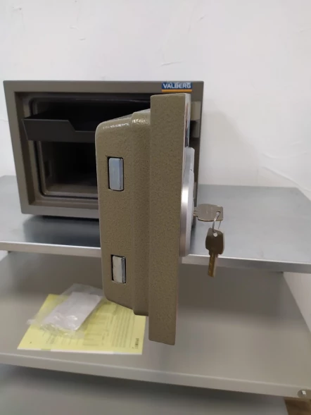 Сейф Valberg FRS-30 KL