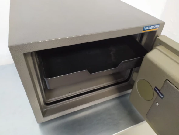 Сейф Valberg FRS-30 KL