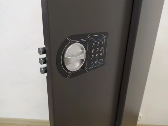 Оружейный сейф Aiko Чирок 1328 EL (Сокол EL)