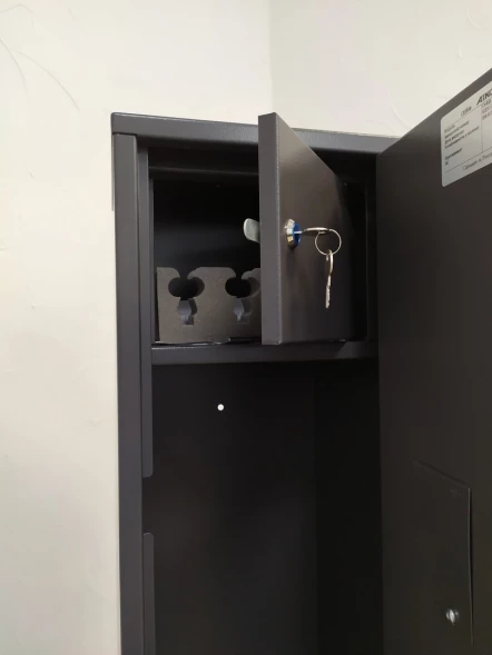 Оружейный сейф Aiko Чирок 1328 EL (Сокол EL)