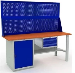 Верстак большой с двумя экранами в сарай W200.WS1/F2.120